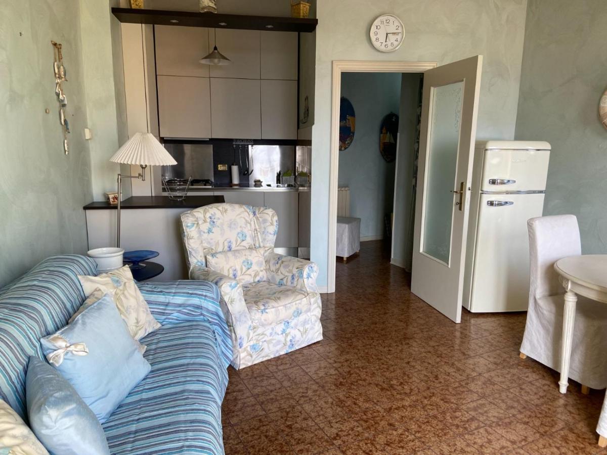 Lola A Apartment