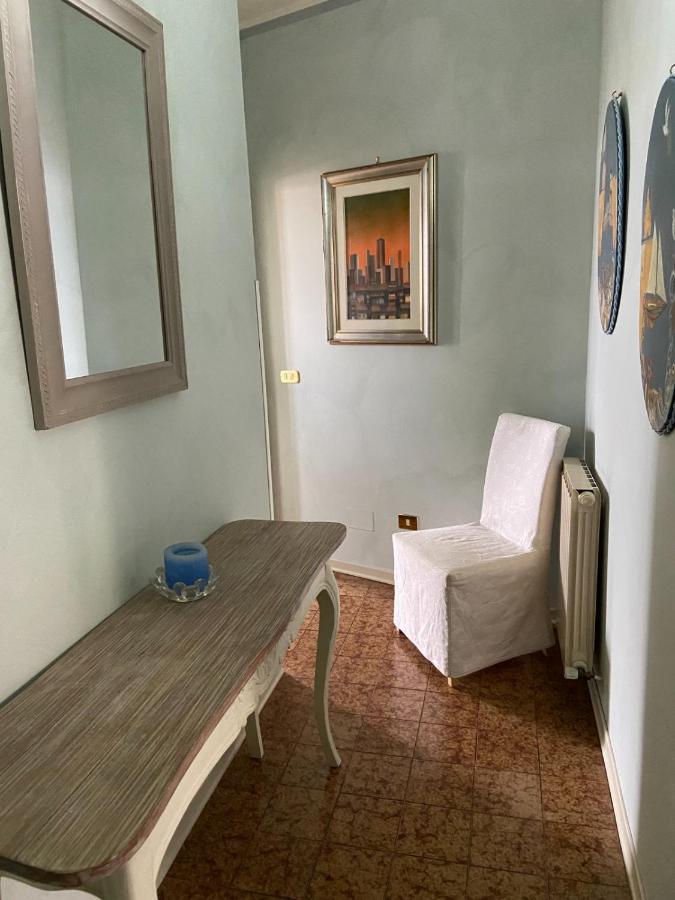 Lola A Apartment